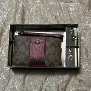 NIB Coach Signature Wristlet Wallet with Charms